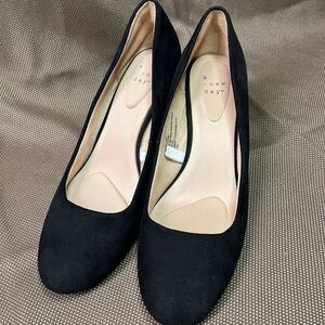 A New Day Women's Classic Suede Black Heels